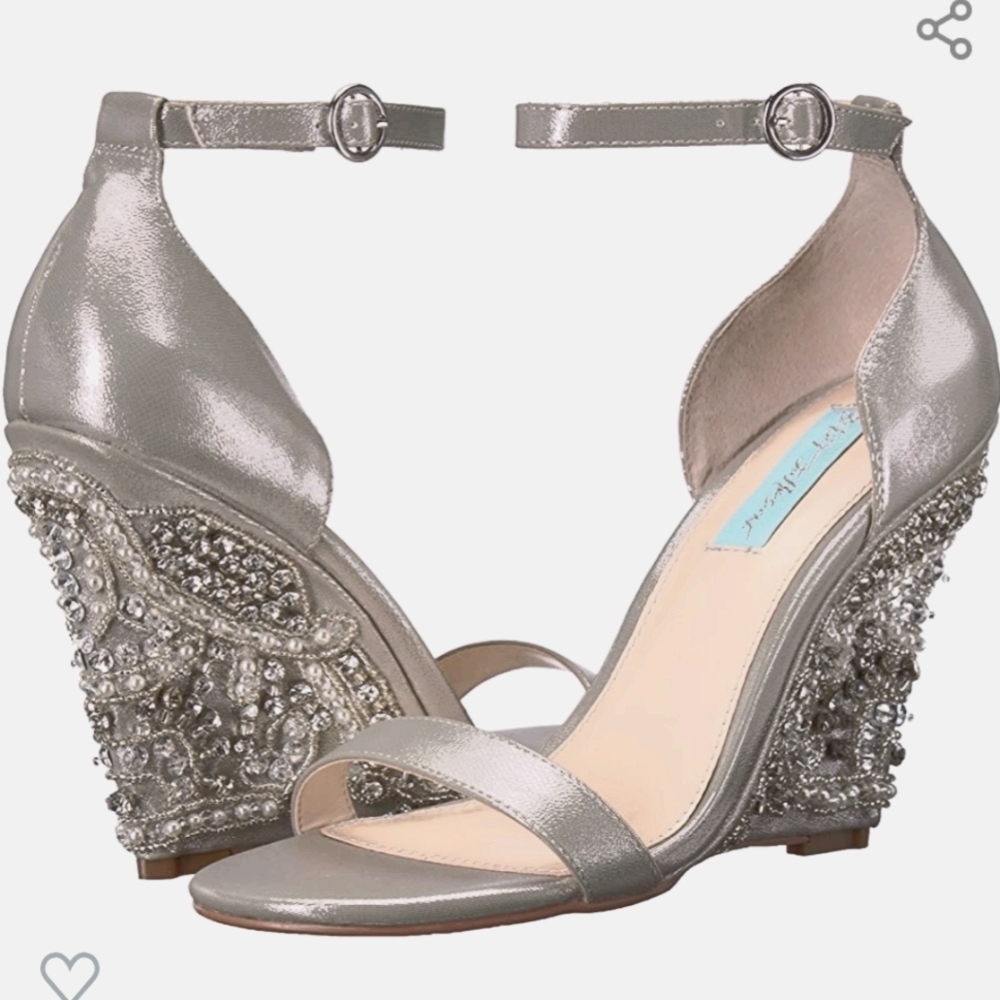 Betsey Johnson SB Alisa Wedge Sandle